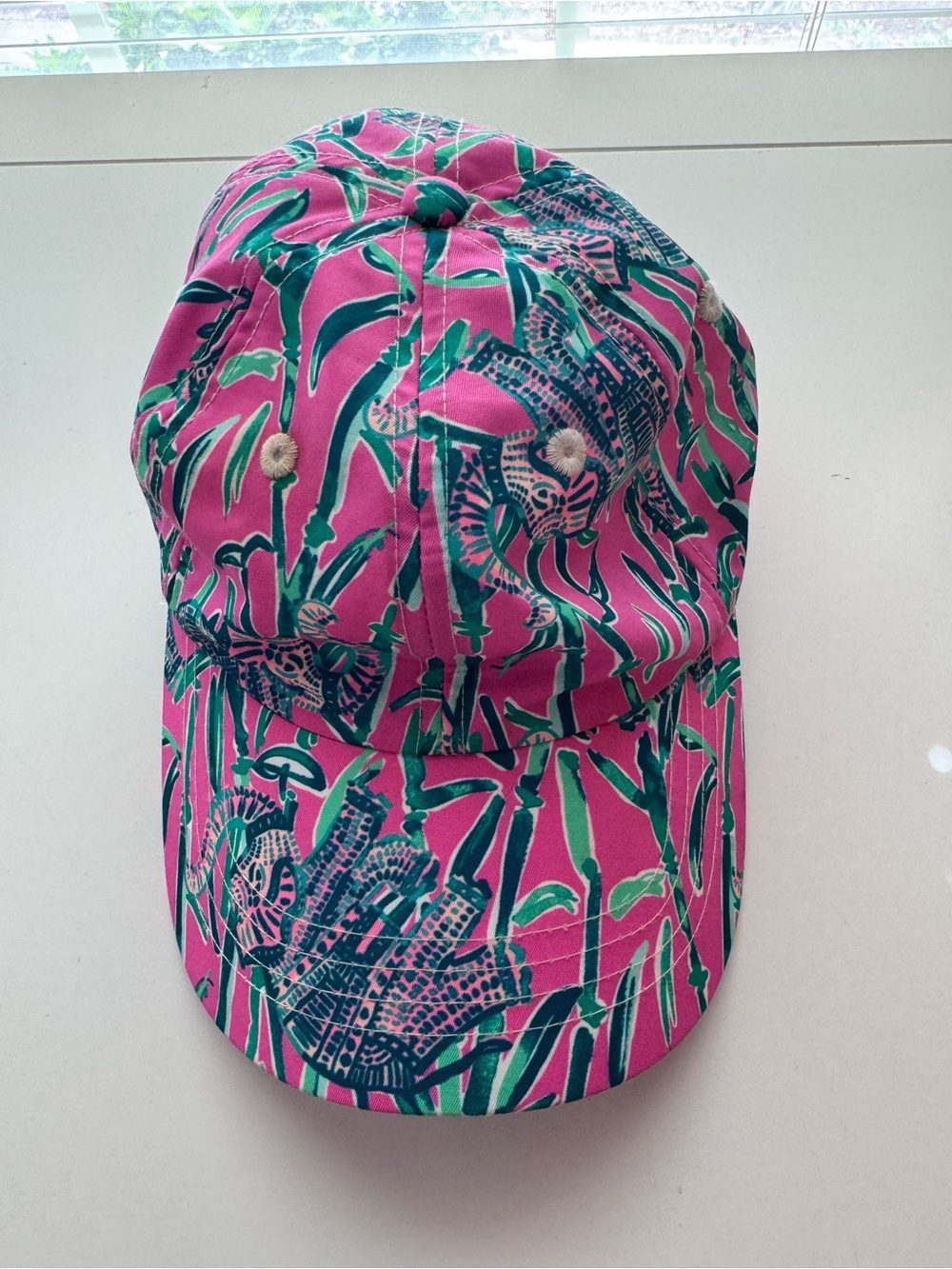 LILLY PULITZER Run Around Hat MANDEVILLA PINK EXTRA LUCKY Elephant Print, RARE